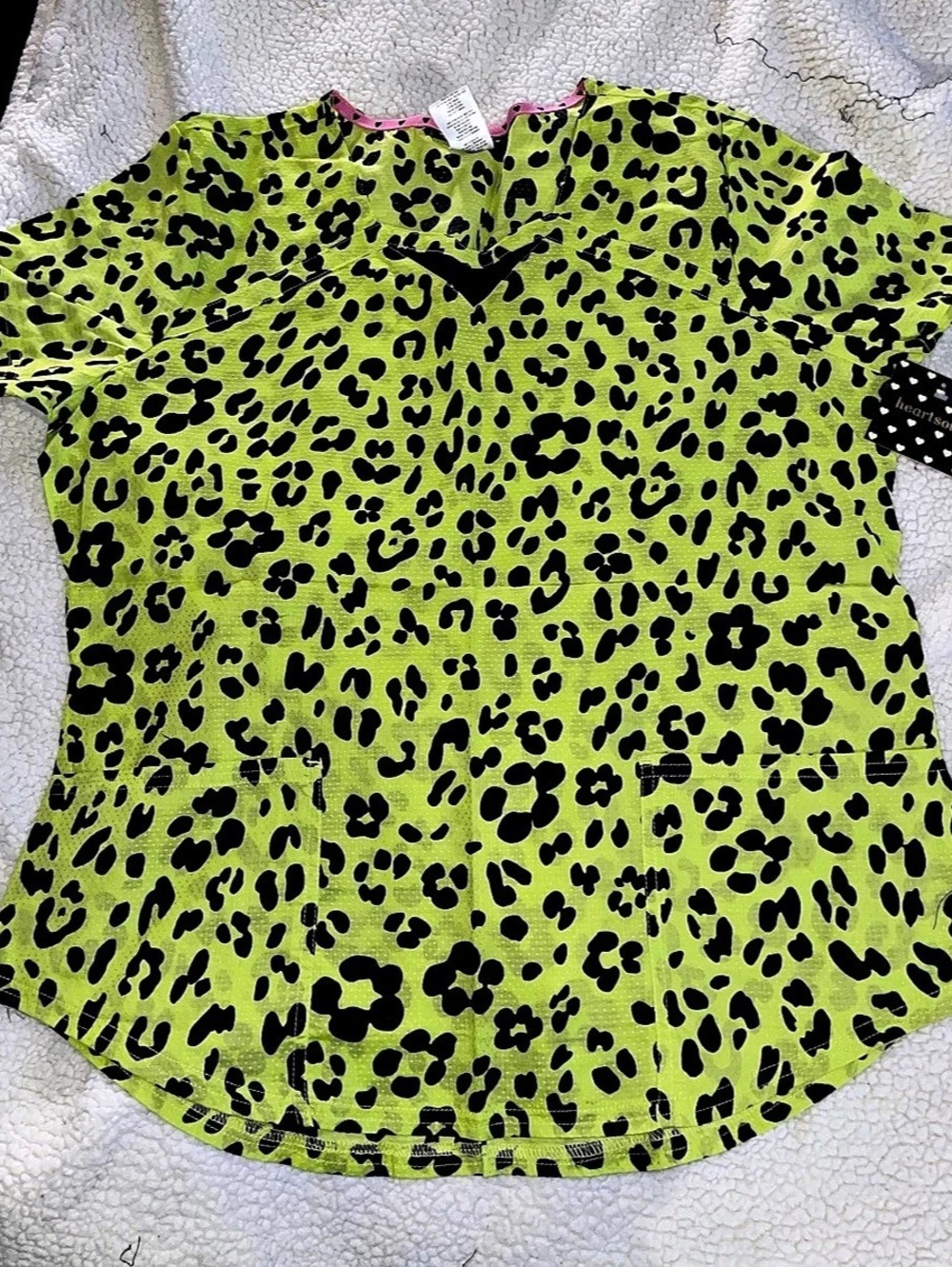 heartsoul women’s scrub top Size Large NWT